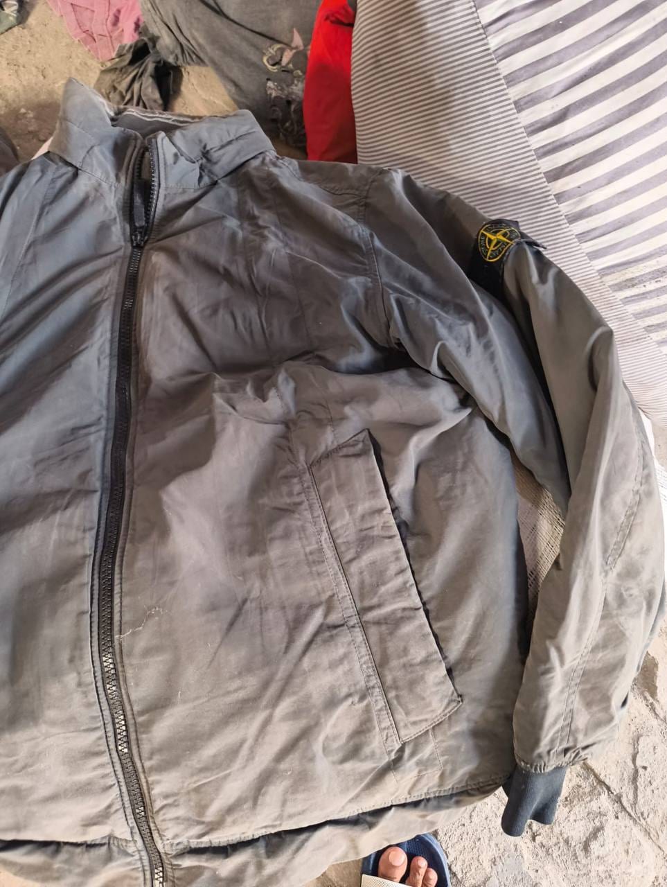 Stone Island куртка-бомбер двусторонняя серо-хаки на молнии, фото 1