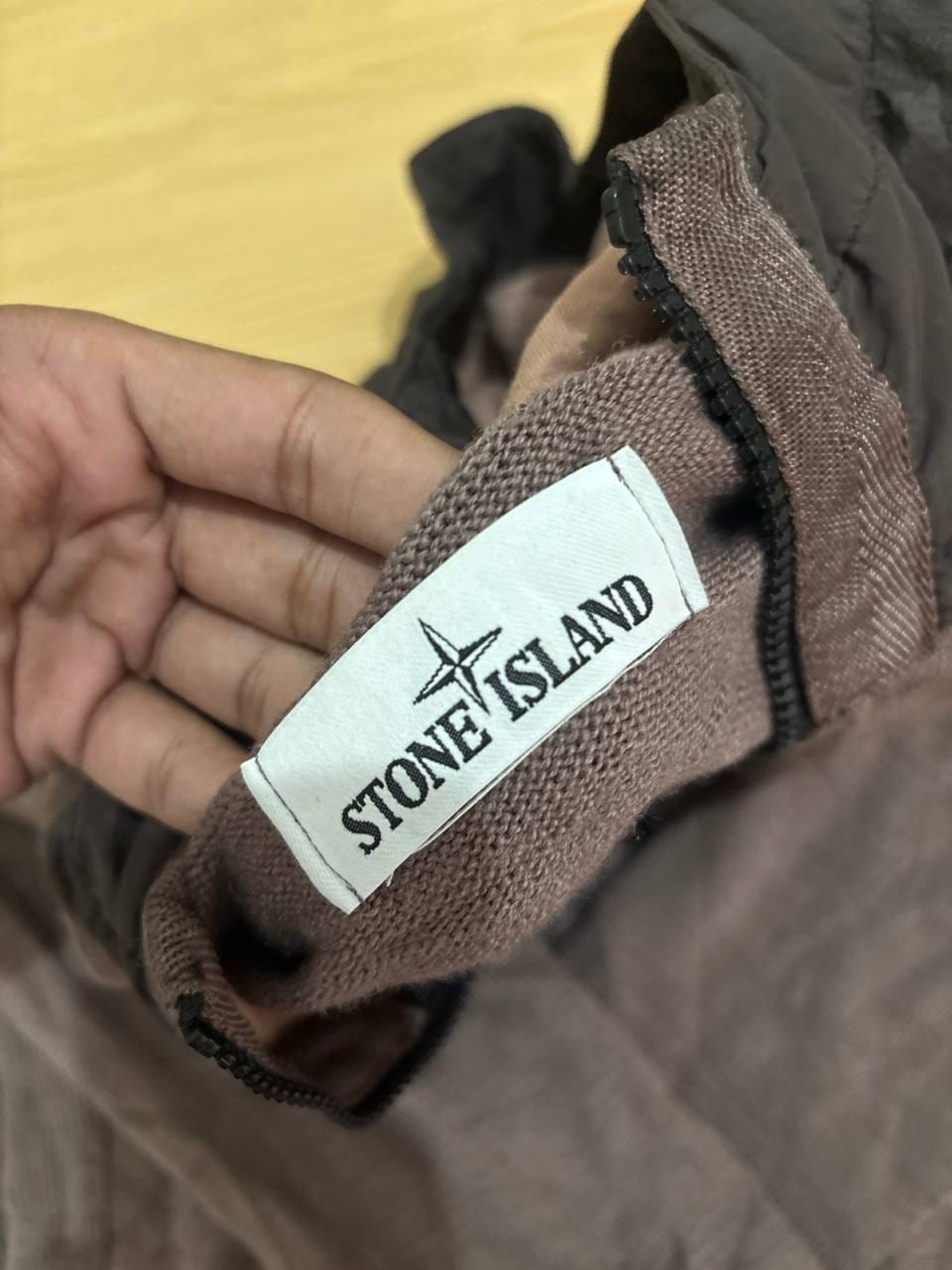 Stone Island кардиган на молнии коричневый вязаный с нейлоновым капюшоном, фото 2
