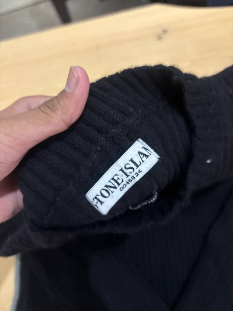 Stone Island свитер чёрный шерстяной в рубчик с воротником-стойкой, фото 2