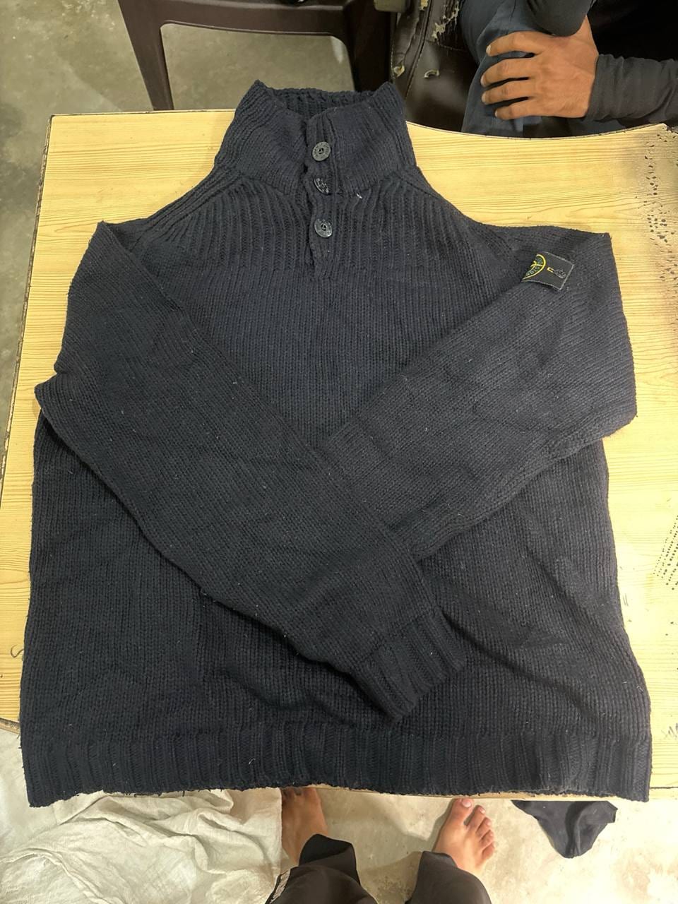 Stone Island свитер тёмно-синий вязаный с воротником-стойкой на пуговицах, фото 1