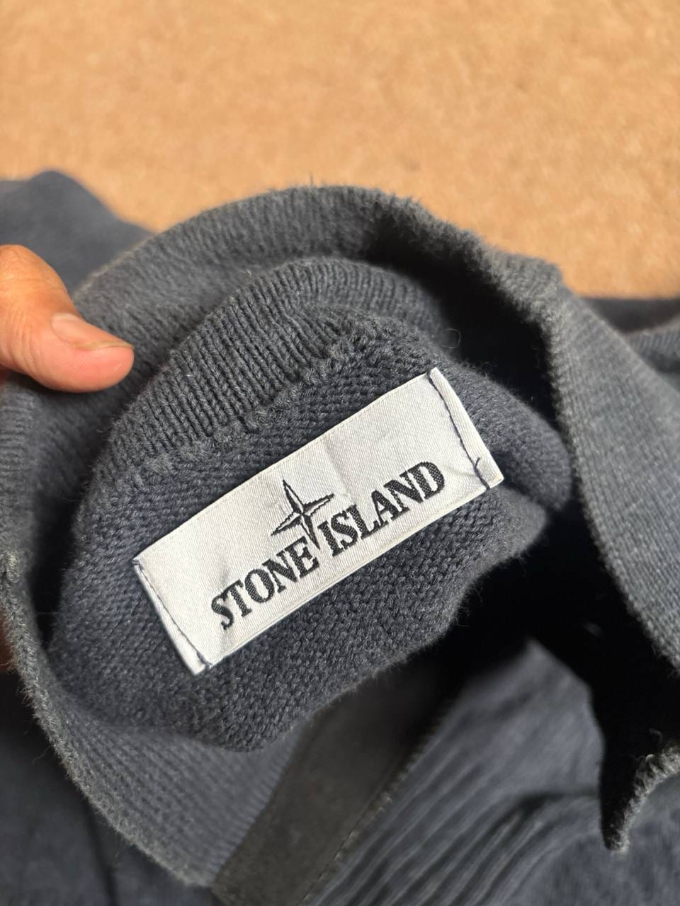 Stone Island свитер тёмно-синий вязаный с воротником и застёжкой на пуговицы, фото 2